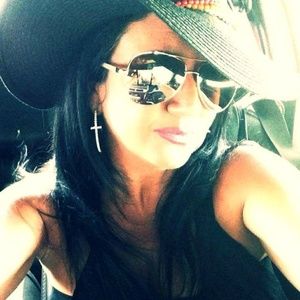 Meet your Posher, Melissa